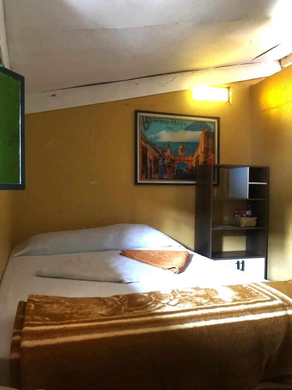 Hotel Alma Maya Antigua Bagian luar foto