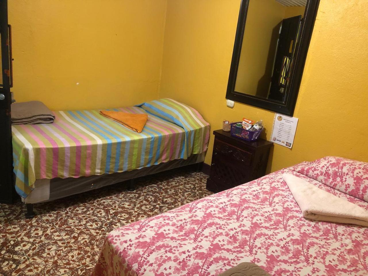 Hotel Alma Maya Antigua Bagian luar foto
