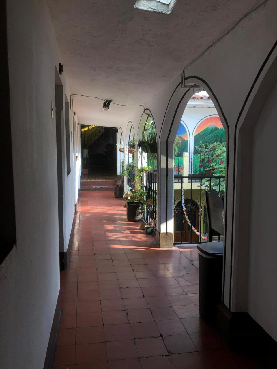 Hotel Alma Maya Antigua Bagian luar foto